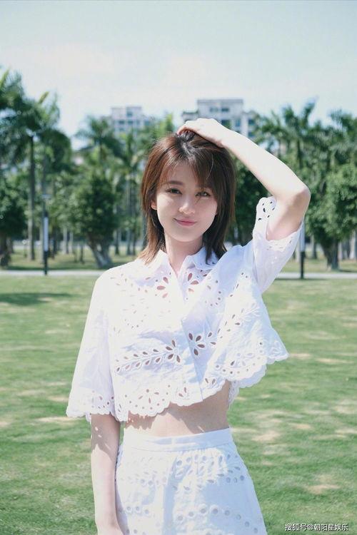 林楠学姐吃瓜图片,网络热议不断！