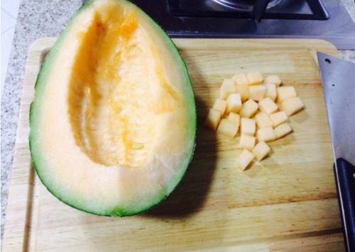 护士吃哈密瓜,哈密瓜带来的甜蜜护理体验